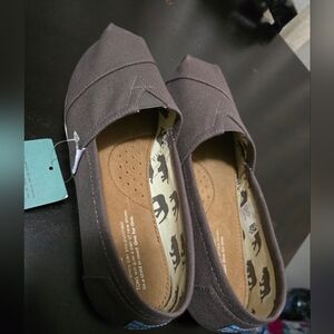 toms slip ons brand new